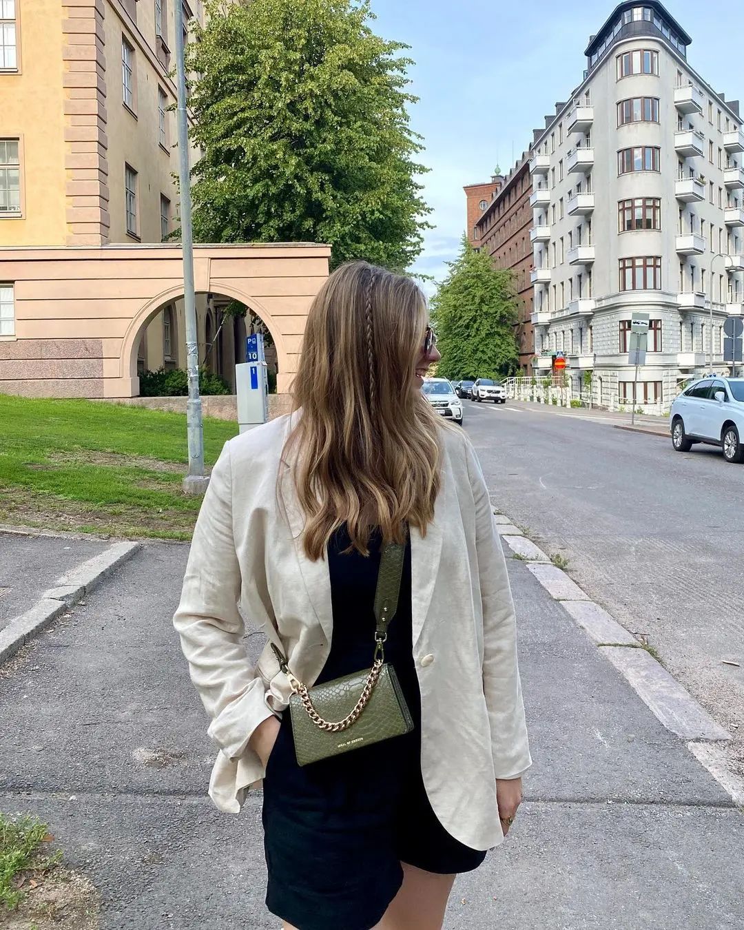 Locks and Loaded: Quick and Chic Hairstyles for Unshowered Days